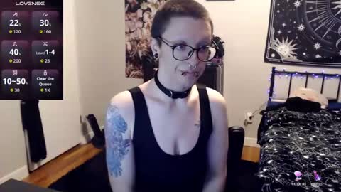 Snapshot of orphyx chatting on 10.31.25 Entropy online show from 10.31.25