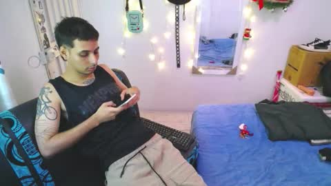 Snapshot of orus_420 chatting on 12.01.25 orus_420 online show from 12.01.25