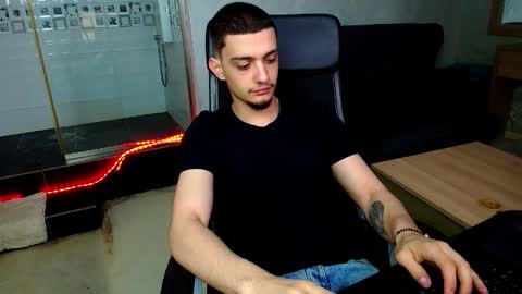 OscarGriffin online show from 03.03.25