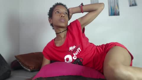 Snapshot of osirishills chatting on 10.29.25 OsirisHills online show from 10.29.25