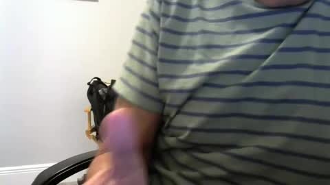 Snapshot of ossibottom chatting on 10.14.25 Ossi online show from 10.14.25