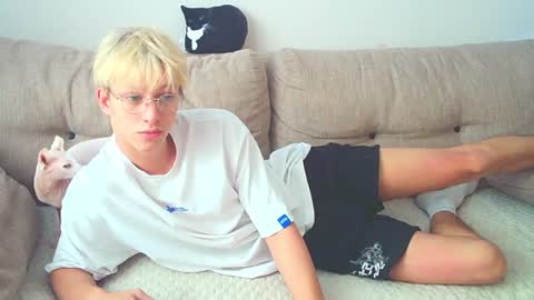 Snapshot of ostin_meoww chatting on 12.06.24 Ostin online show from 12.06.24