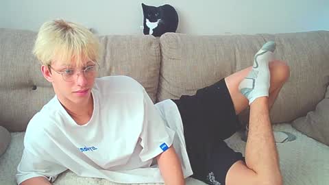 Snapshot of ostin_meoww chatting on 12.08.24 Ostin online show from 12.08.24