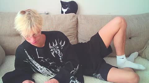 Snapshot of ostin_meoww chatting on 12.16.24 Ostin online show from 12.16.24
