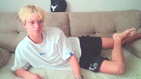 Snapshot of ostin_meoww chatting on 12.20.24 Ostin online show from 12.20.24