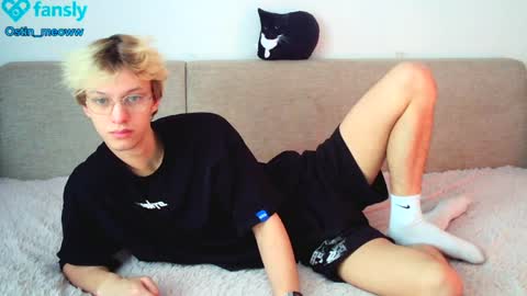Snapshot of ostin_meoww chatting on 02.08.25 Ostin online show from 02.08.25