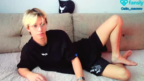Snapshot of ostin_meoww chatting on 02.10.25 Ostin online show from 02.10.25