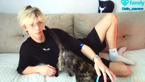 Snapshot of ostin_meoww chatting on 02.25.25 Ostin online show from 02.25.25