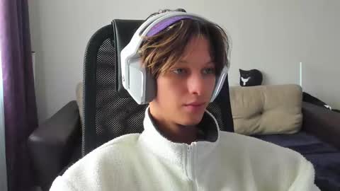 Snapshot of ostin_meoww chatting on 09.22.25 Ostin online show from 09.22.25