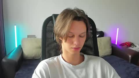 Snapshot of ostin_meoww chatting on 05.31.26 Ostin online show from 05.31.26