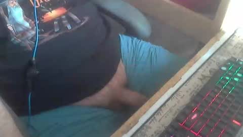 Snapshot of osvaldo2232 chatting on 05.18.26 osvaldo2232 online show from 05.18.26