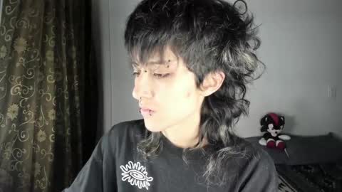 Snapshot of ottoyan_ chatting on 11.17.25 Otto 3 online show from 11.17.25