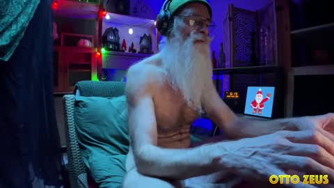 Snapshot of ottozeus chatting on 12.02.24 Otto Zeus online show from 12.02.24