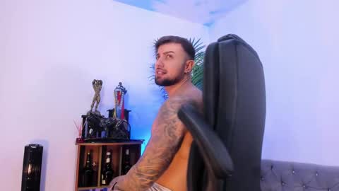 Maximus Owen online show from 10.13.25