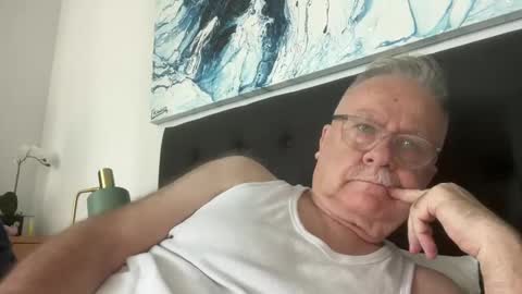 ozhairybearxxxx online show from 12.15.24