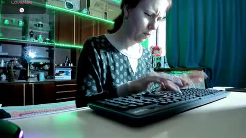 Ella online show from 03.11.25