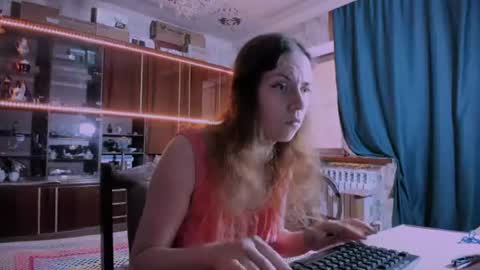 Snapshot of pa1e_pr1ncess chatting on 06.23.26 Ella online show from 06.23.26