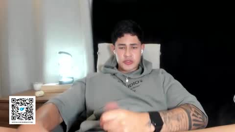 Snapshot of pablo_boston chatting on 10.21.25 Javi online show from 10.21.25