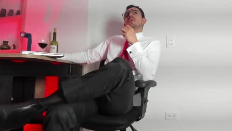 Snapshot of pablo_rincon95 chatting on 02.14.25 pablo rincon95 online show from 02.14.25