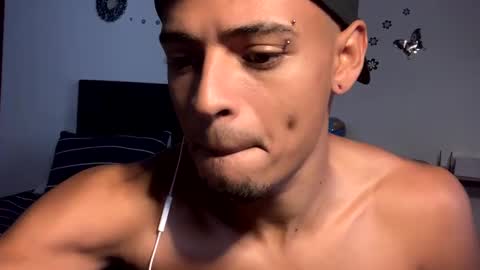 Snapshot of pablocruz2000 chatting on 02.15.25 LoneWolf online show from 02.15.25