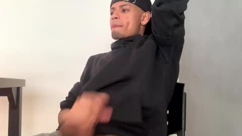 Snapshot of pablocruz2000 chatting on 11.01.25 LoneWolf online show from 11.01.25