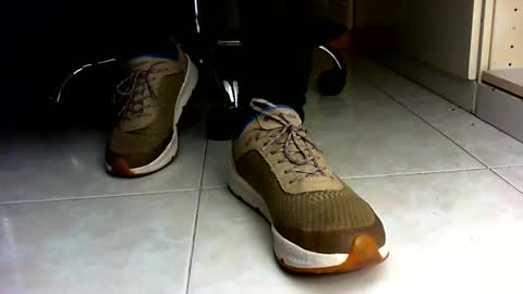 Snapshot of pablomenesssl chatting on 12.21.24 Pablo Meness online show from 12.21.24