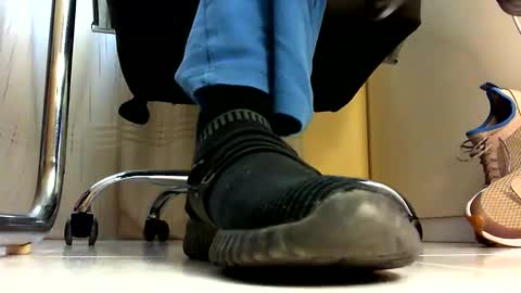 Snapshot of pablomenesssl chatting on 12.30.24 Pablo Meness online show from 12.30.24