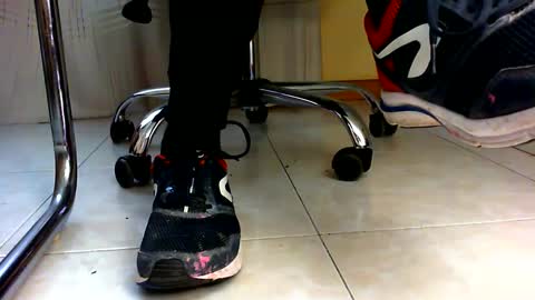 Snapshot of pablomenesssl chatting on 01.01.25 Pablo Meness online show from 01.01.25