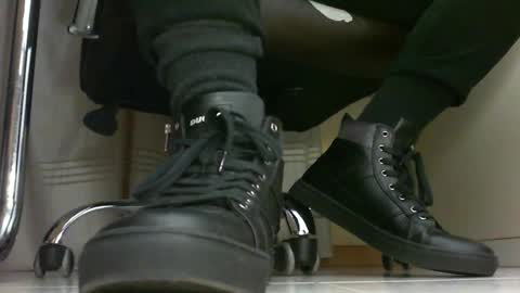 Snapshot of pablomenesssl chatting on 01.16.25 Pablo Meness online show from 01.16.25