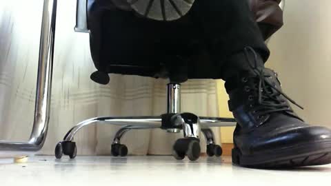 Snapshot of pablomenesssl chatting on 01.26.25 Pablo Meness online show from 01.26.25