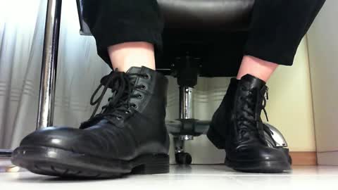 Snapshot of pablomenesssl chatting on 01.29.25 Pablo Meness online show from 01.29.25