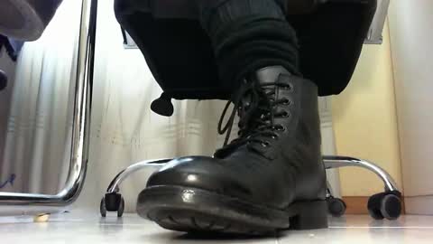 Snapshot of pablomenesssl chatting on 02.01.25 Pablo Meness online show from 02.01.25