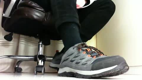 Snapshot of pablomenesssl chatting on 02.16.25 Pablo Meness online show from 02.16.25