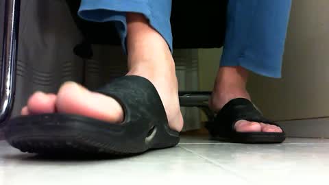 Snapshot of pablomenesssl chatting on 02.23.25 Pablo Meness online show from 02.23.25