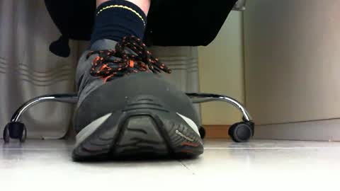 Snapshot of pablomenesssl chatting on 02.24.25 Pablo Meness online show from 02.24.25