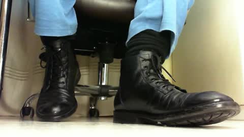 Snapshot of pablomenesssl chatting on 03.05.25 Pablo Meness online show from 03.05.25