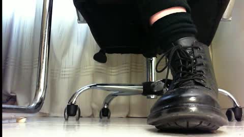 Snapshot of pablomenesssl chatting on 03.08.25 Pablo Meness online show from 03.08.25