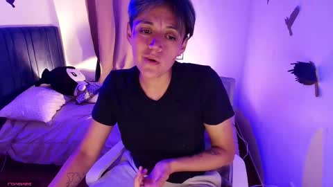 Snapshot of pafebame chatting on 11.17.25 Fernanda online show from 11.17.25