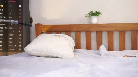 Kimlovense is activeThere are legends that in this room all your wishes can come true  Private is Open online show from 11.21.25