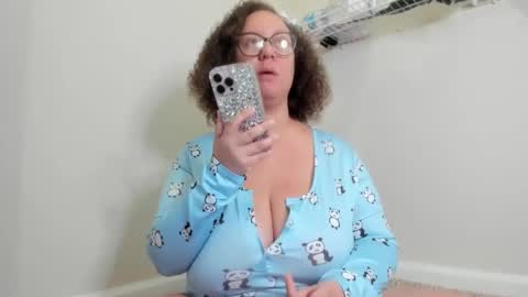 Snapshot of paisleehaze chatting on 10.13.25 Paislee Haze online show from 10.13.25