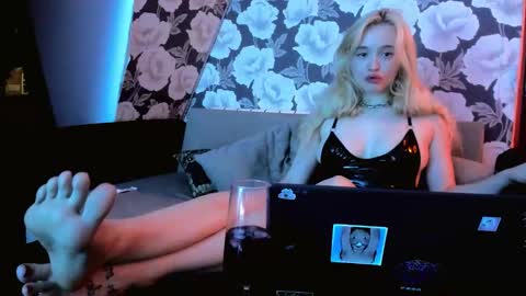 Snapshot of palmer_haze chatting on 11.12.25 palmer_haze online show from 11.12.25