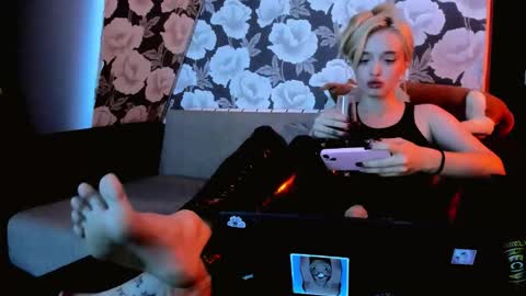 Snapshot of palmer_haze chatting on 11.13.25 palmer_haze online show from 11.13.25