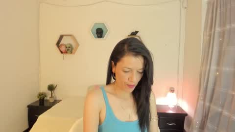 Snapshot of paloma_victory chatting on 11.02.25 Paloma online show from 11.02.25