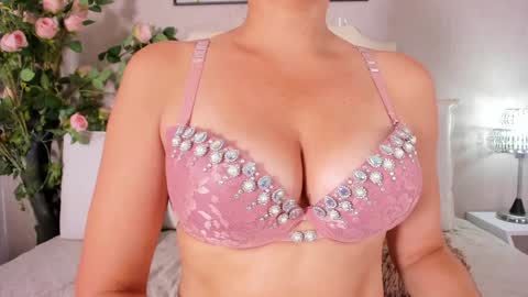 Snapshot of pamela_duque30 chatting on 02.02.25 Pamela Duque online show from 02.02.25
