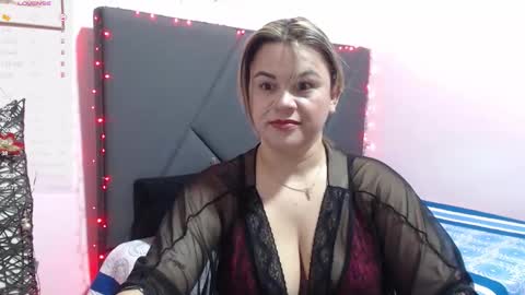 pamela_echeverria online show from 12.17.25