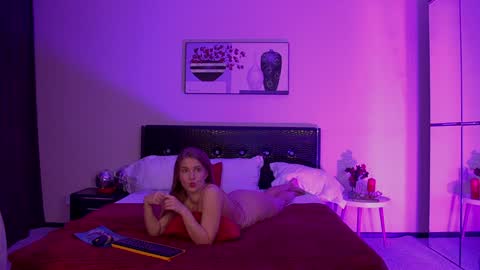 Snapshot of pamelablair chatting on 02.01.25 Pamela Blair online show from 02.01.25