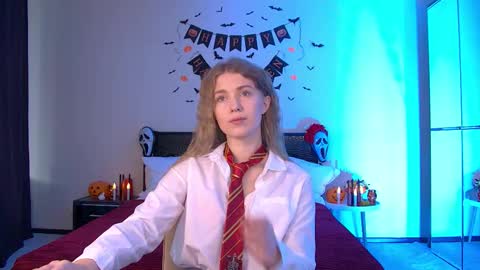 Snapshot of pamelablair chatting on 10.28.25 Pamela Blair online show from 10.28.25