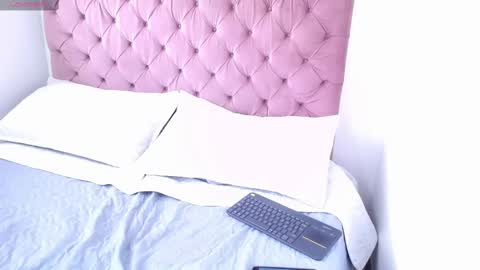 PamelaEvans   online show from 02.26.25