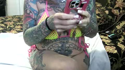 PAMELA GUNNS online show from 12.17.24