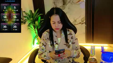 Snapshot of pamelajackson__ chatting on 10.29.25 Paola online show from 10.29.25